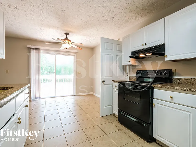 1675 Pilgrim Way — Photo 7