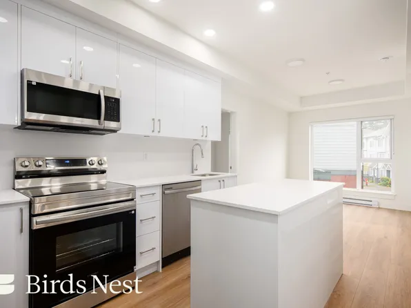 15739 Fraser Hwy, Surrey, BC