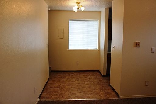 4th image of 2420 S Indiana Ave APT 7