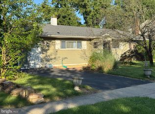 110 Deep Dale Dr E #E, Levittown, PA 19056