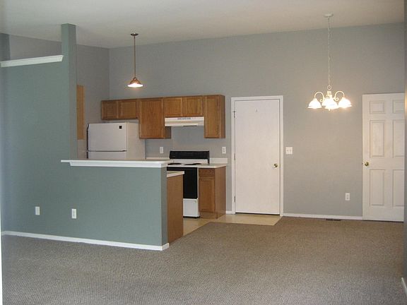4th image of 9551 Woodside Cir