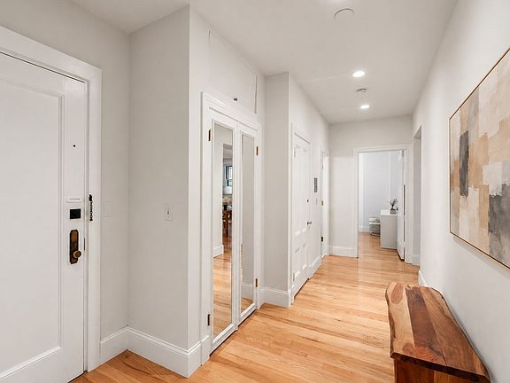4th image of 286 Beacon St APT 1