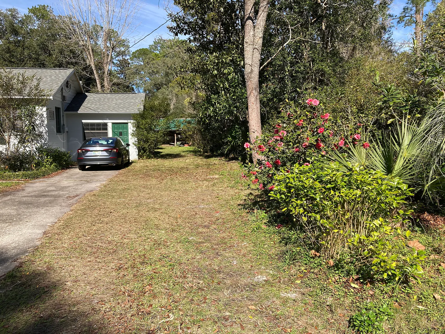 3 bed, 1200 sqft, $1,650 — Photo 3