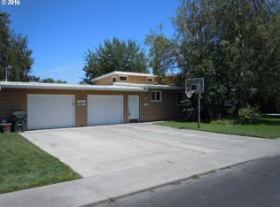 30 W Cedar Dr, Hermiston, OR 97838