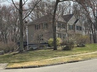 1620 N Peters Ln, Stratford, CT 06614