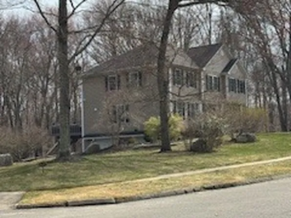 1620 N Peters Ln, Stratford, CT 06614
