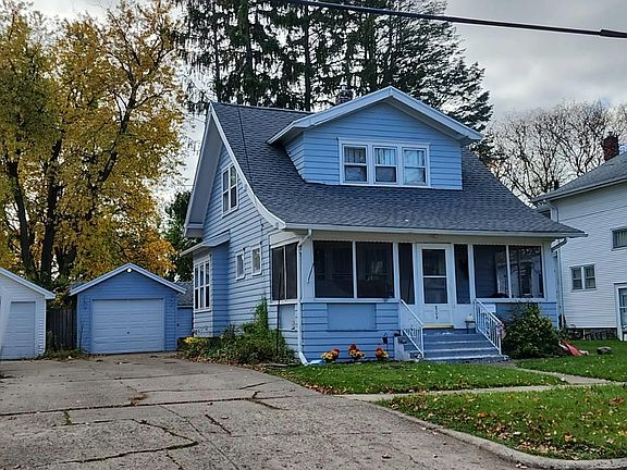 4th image of 809 Union St