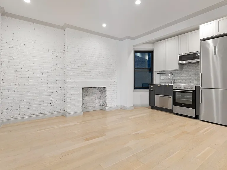 47 Clinton St #7 — Photo 1