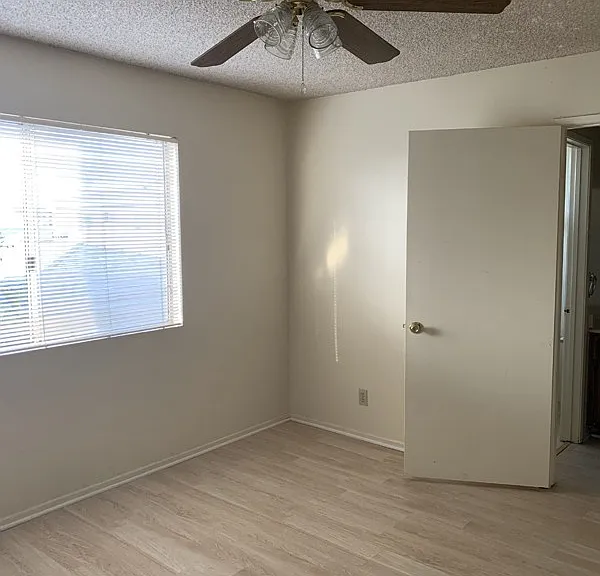 13415 Doty Ave — Photo 10