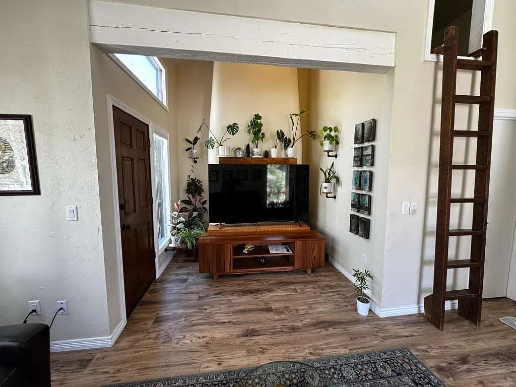 2 bed, 1207 sqft, $5,000 — Photo 3