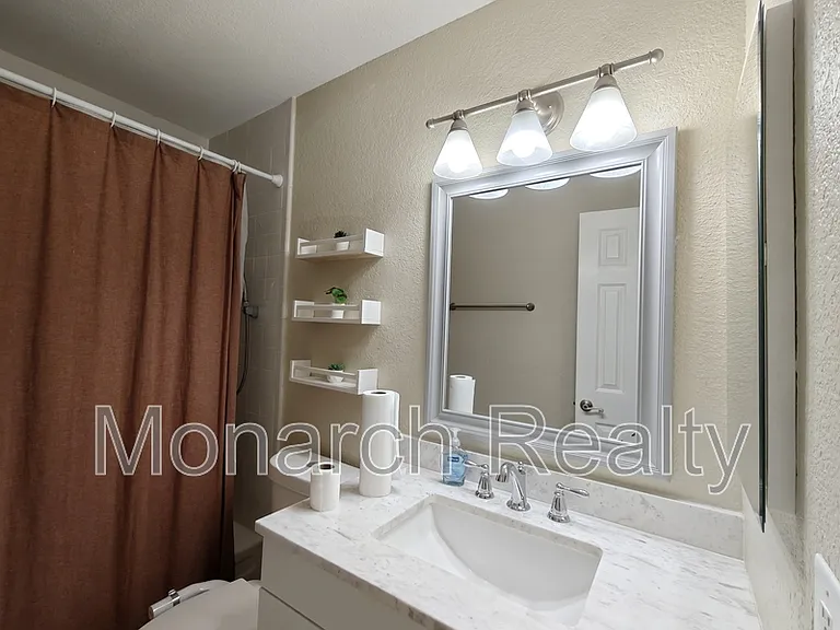 1810 NW 23rd Blvd #165 — Photo 33
