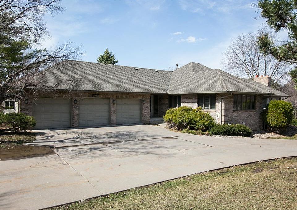 1st image of 2213 Ferris Ln