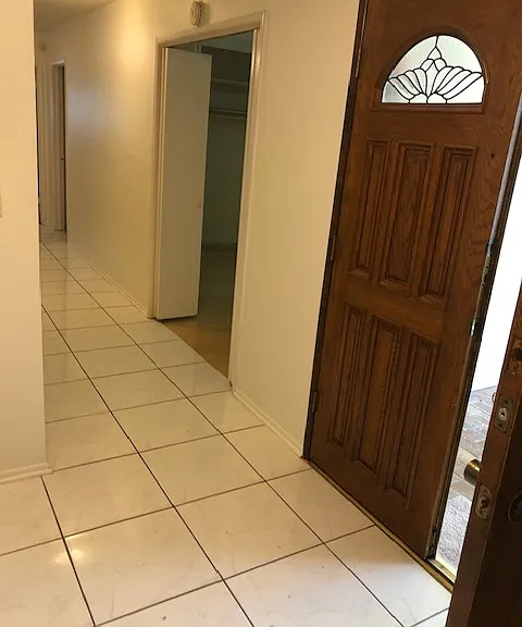 10715 Baton Rouge Ave — Photo 1
