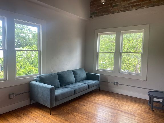3rd image of 1714 S Saint Marys St APT 9