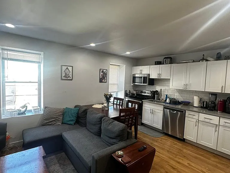 2904 Poplar St #3 — Photo 2