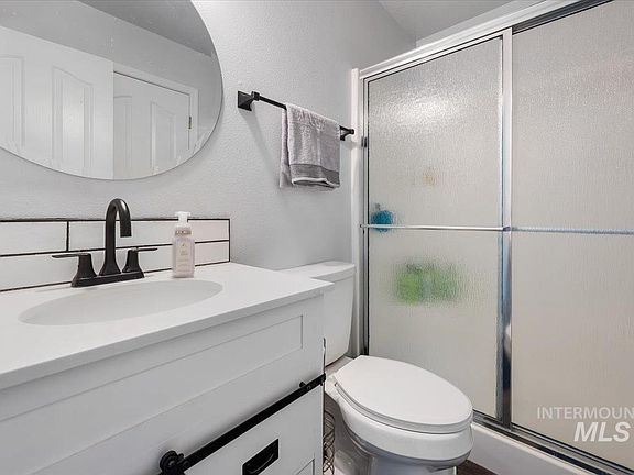 4th image of 44 N Amanda Dr