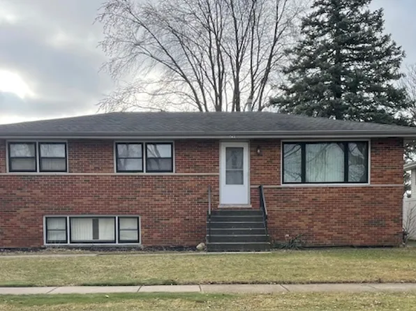 7911 W 104th Pl, Palos Hills, IL 60465