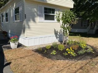 23 Patio Park Ln, Gorham, ME 04038