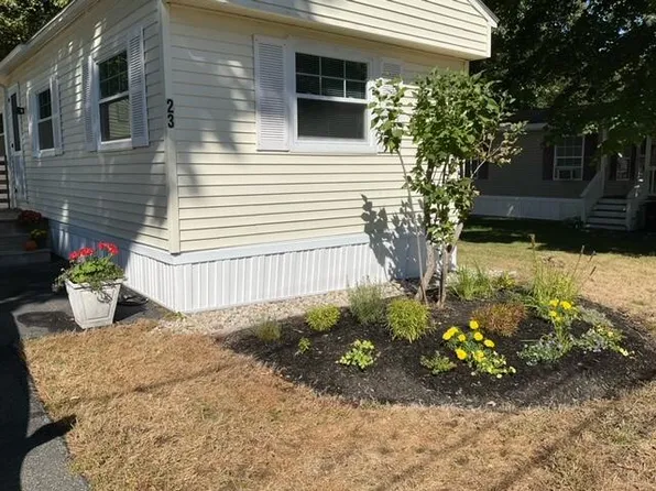 23 Patio Park Lane, Gorham, ME 04038