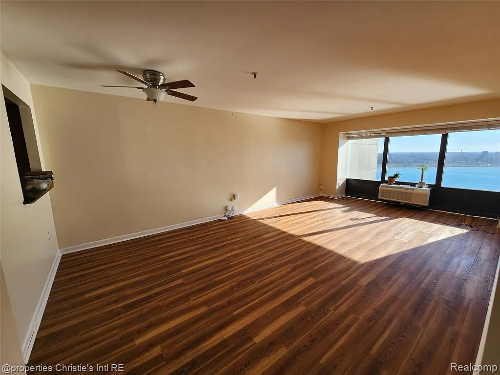 2 bed, 2.0 bath, 1100 sqft, $2,200 — Photo 4