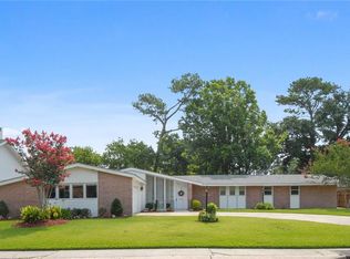 145 Imperial Woods Dr, Harahan, LA 70123