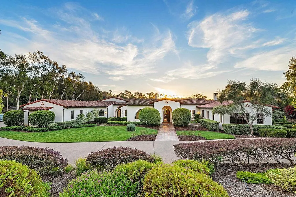 6 bed, 6.5 bath, 8207 sqft, $35,000 — Photo 1