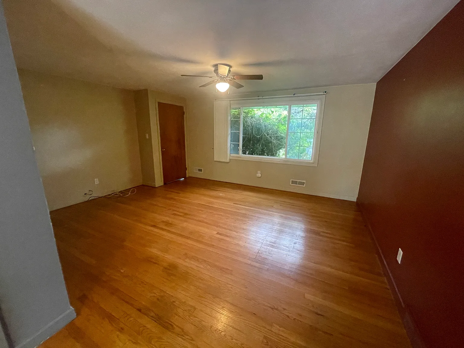 205 Pine Grove St — Photo 3