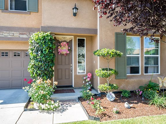 2nd image of 1803 W Bella Oaks Way