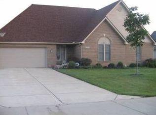 1990 Oakridge Pkwy N, Terre Haute, IN 47802