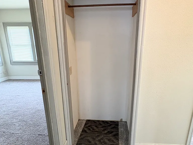 1621 N McKinley Ave — Photo 12