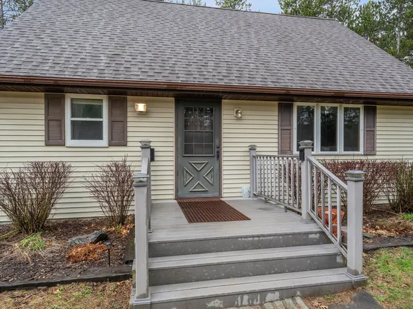 E2098 Twin Lake Rd, Waupaca, WI 54981