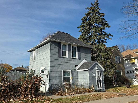 3rd image of 138 6th Ave S