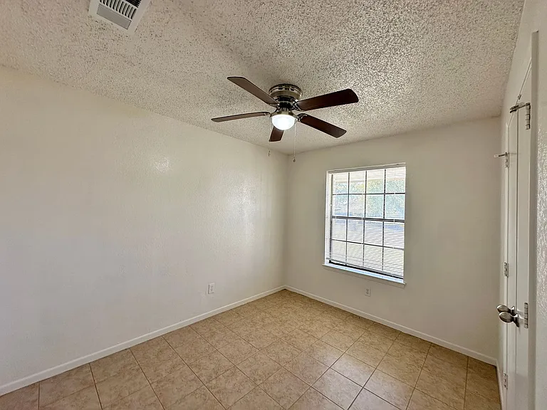 219 E Beeline Ln — Photo 13