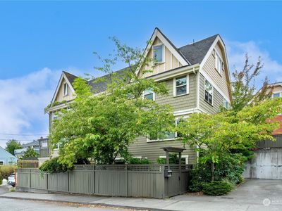 4421 1st Avenue NE, Seattle, WA, 98105