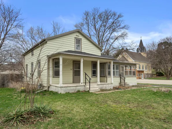 341 Zion St, Hartland, WI 53029