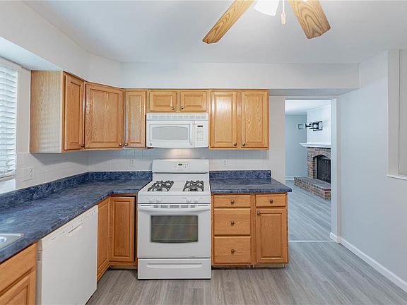 2nd image of 801 Lightwood Dr
