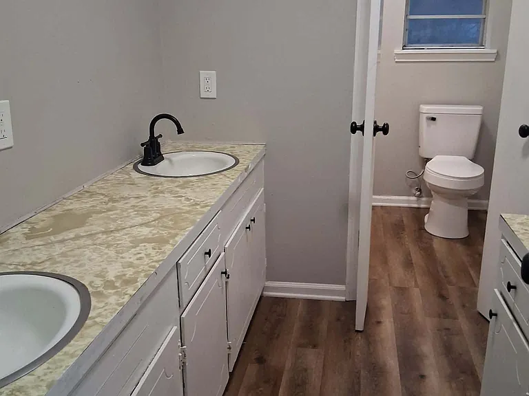 1103 Berrywood Ave — Photo 2