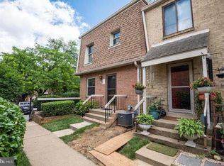 1704 Dogwood Dr, Alexandria, VA 22302