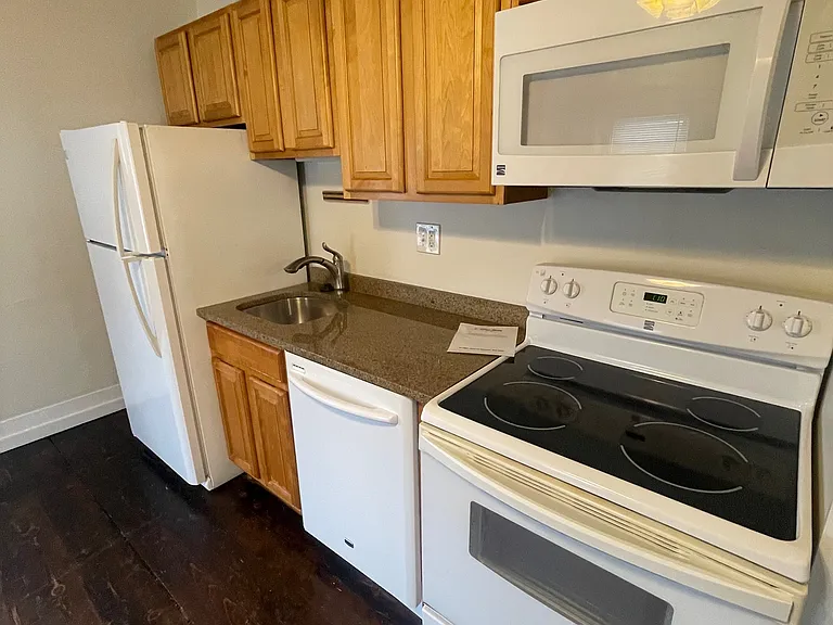143 Highland Ave #3B — Photo 8