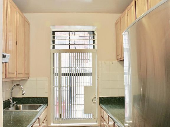 3rd image of 207 W 144th St APT 2C