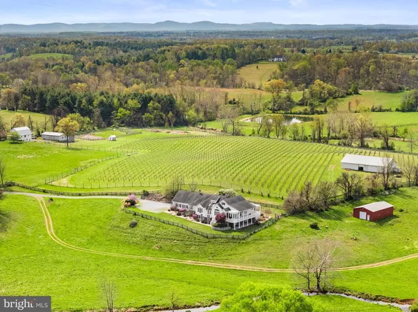 35047 Snickersville Tpke, Round Hill, VA 20141
