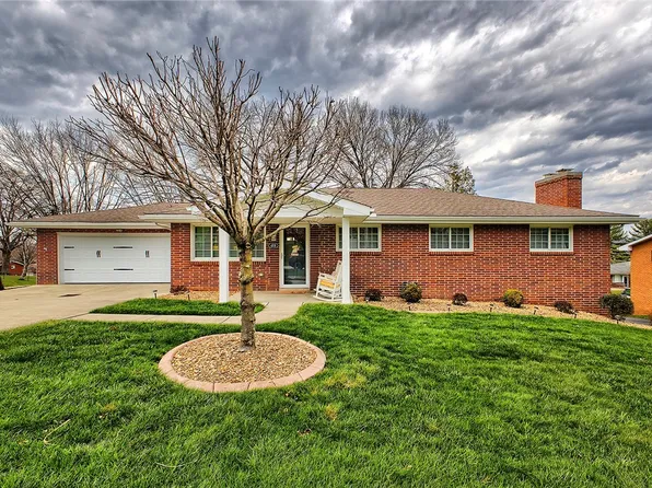 469 Hillcrest Dr, Latrobe, PA 15650