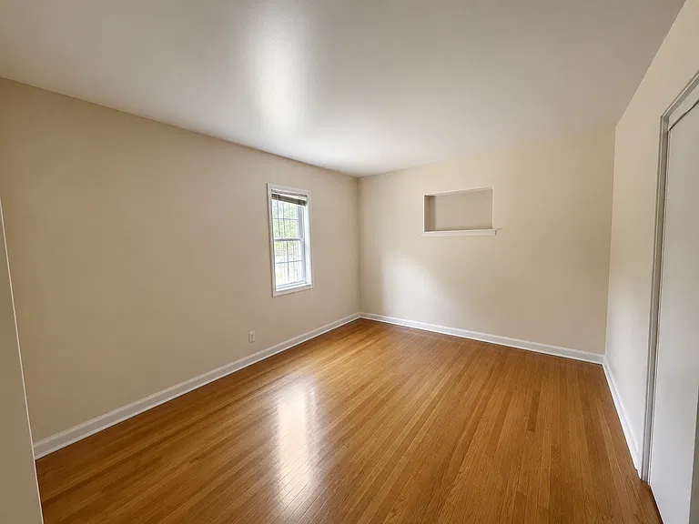19 Beam Ave — Photo 7