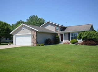 605 Fieldstone Ln, Middlebury, IN 46540