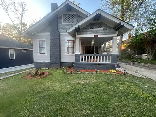 1843 Lakewood Ave SE Photo 1
