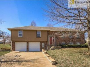 1907 Valley Vw, Pleasant Hill, MO 64080