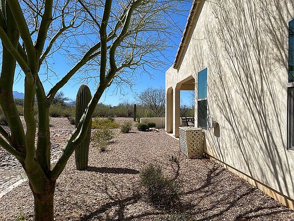 4th image of 1037 N Broken Hills Dr