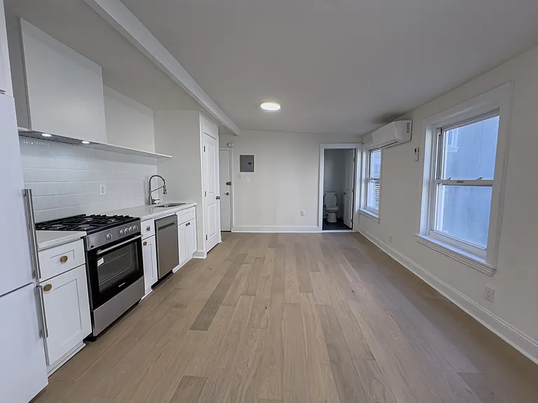 2039 Green St #3R — Photo 14