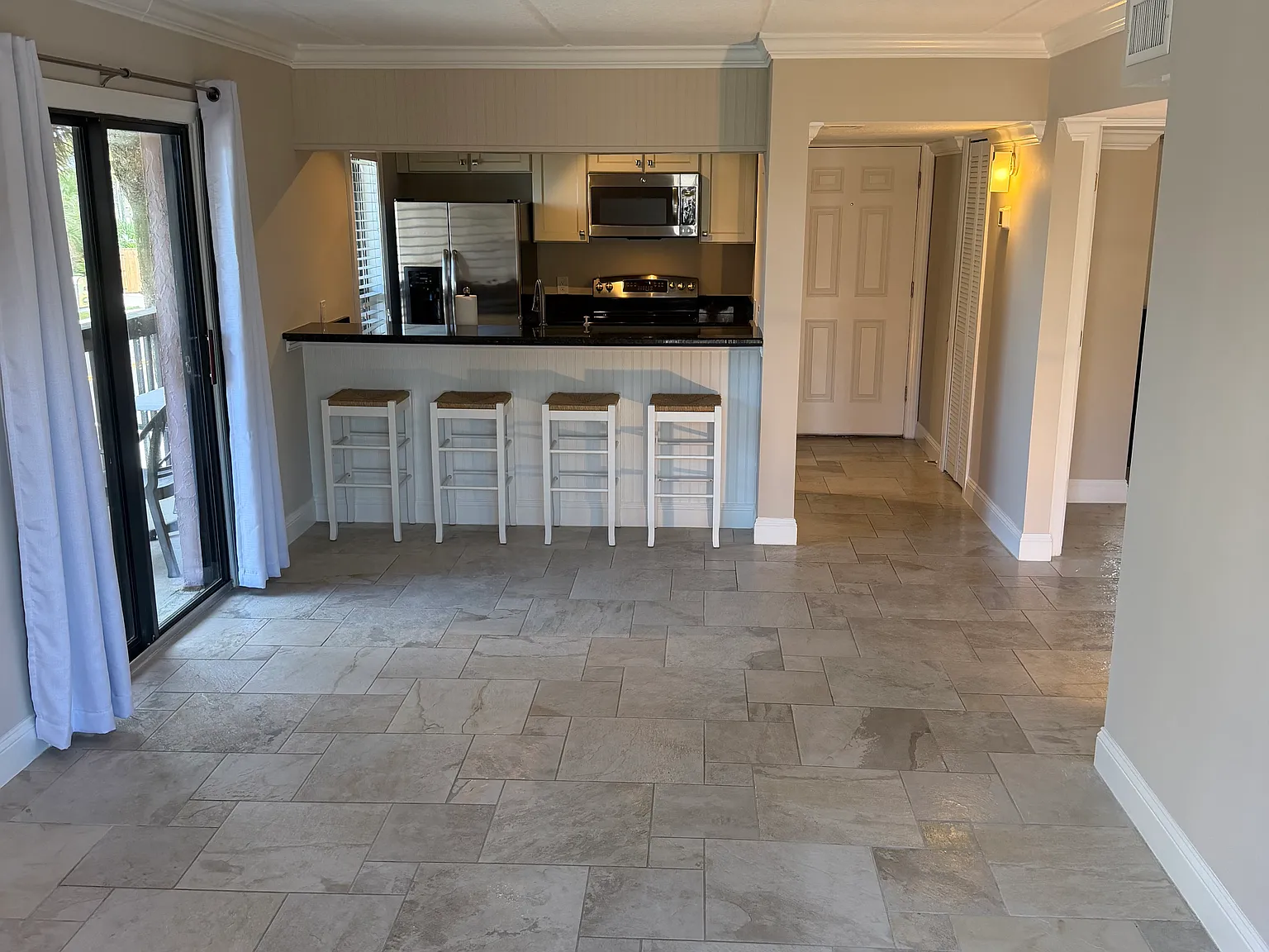 2 bed, 720 sqft, $2,250 — Photo 2