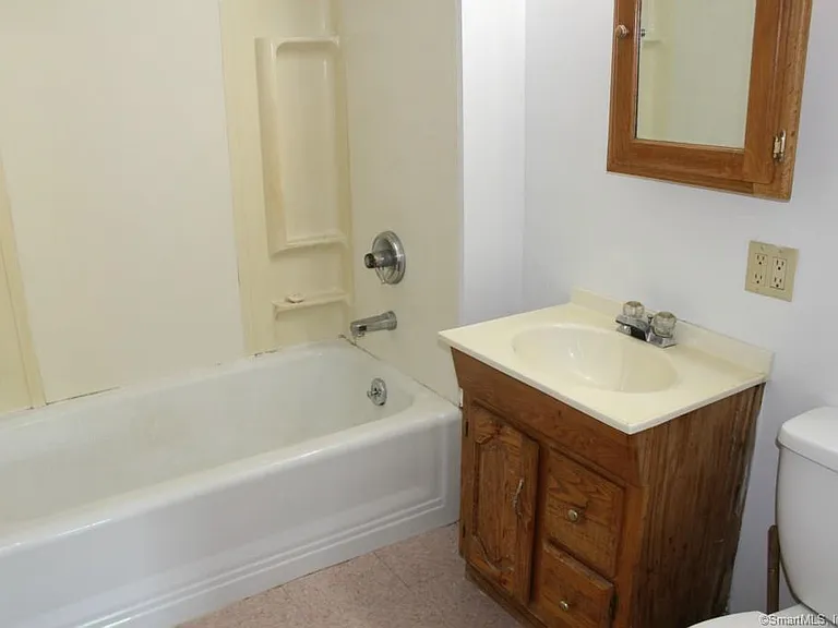 355 Lebanon Ave — Photo 7
